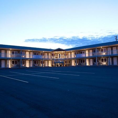 Shoreside Inn & Suites Wabamun Dış mekan fotoğraf