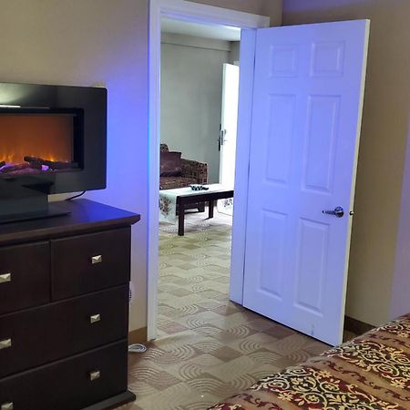 Shoreside Inn & Suites Wabamun Oda fotoğraf