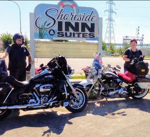 Shoreside Inn & Suites Wabamun Dış mekan fotoğraf