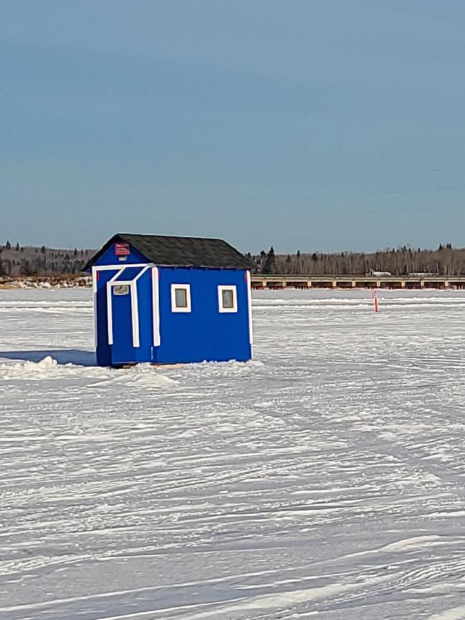 Shoreside Inn & Suites Wabamun Dış mekan fotoğraf