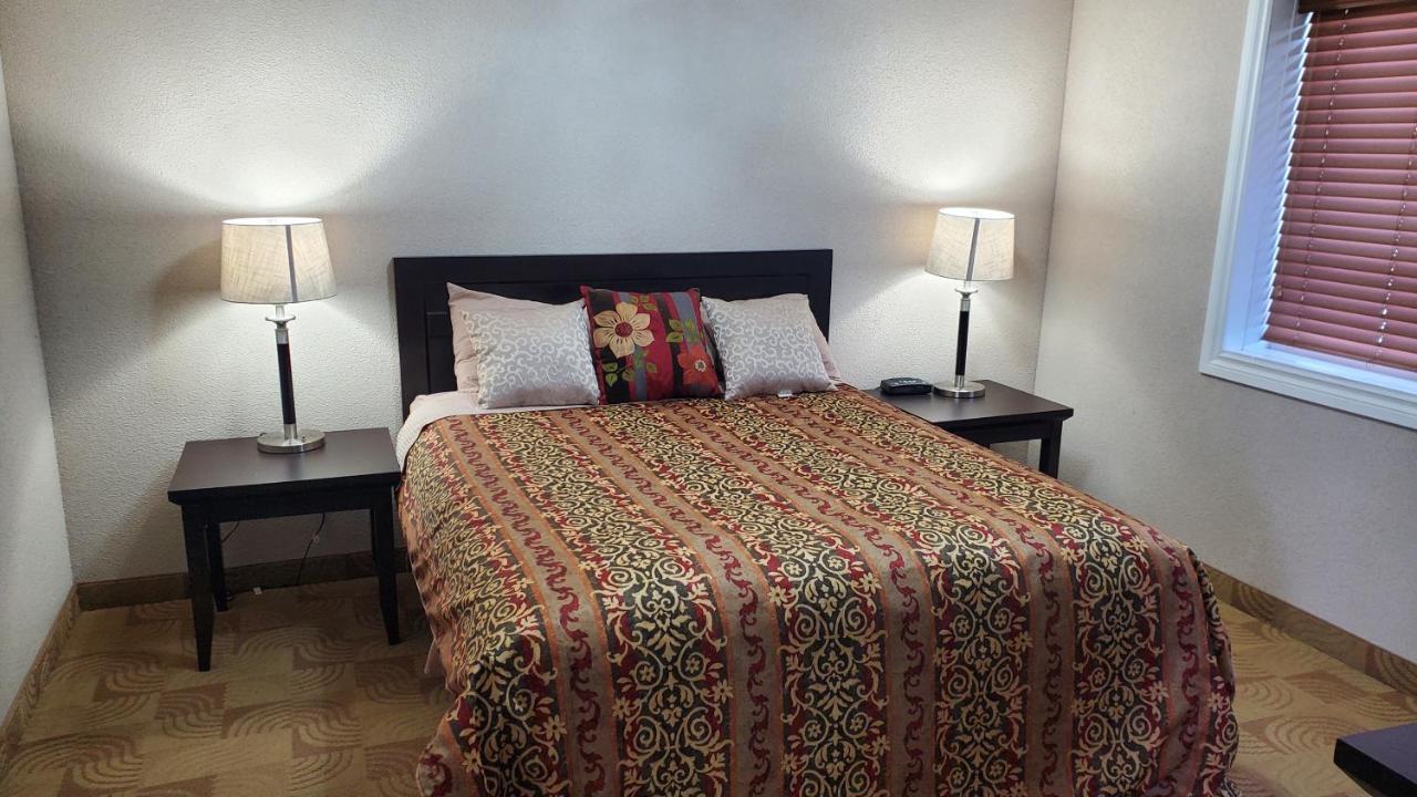Shoreside Inn & Suites Wabamun Dış mekan fotoğraf