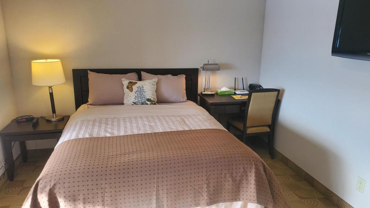 Shoreside Inn & Suites Wabamun Dış mekan fotoğraf