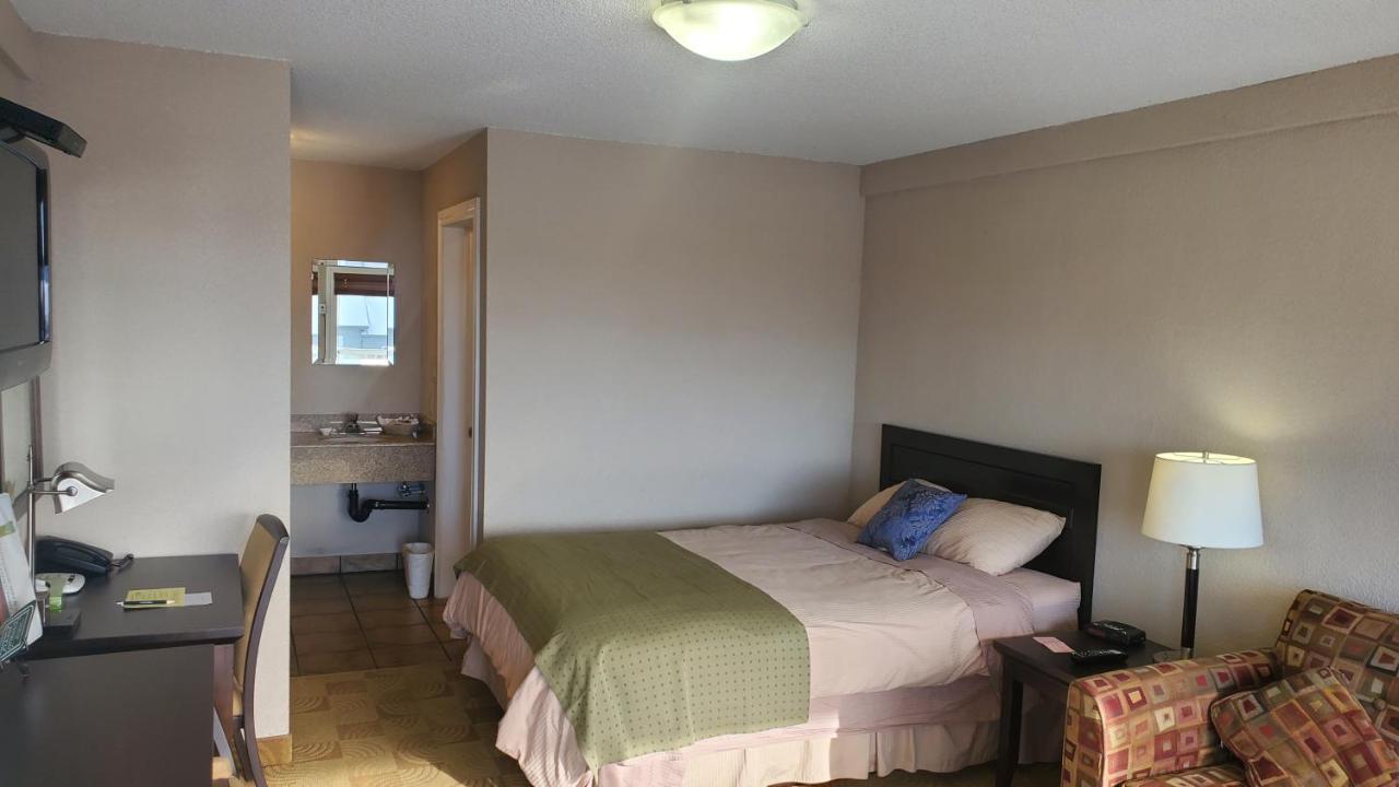 Shoreside Inn & Suites Wabamun Dış mekan fotoğraf
