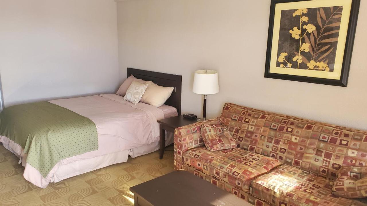 Shoreside Inn & Suites Wabamun Dış mekan fotoğraf