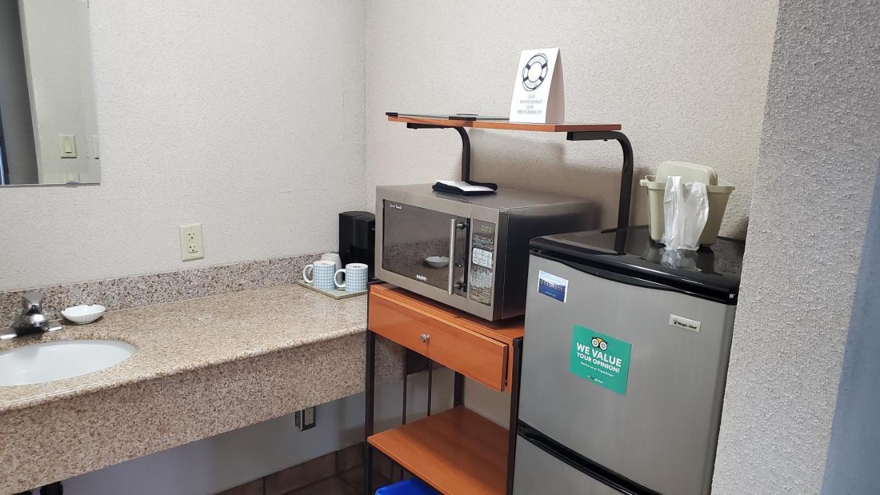 Shoreside Inn & Suites Wabamun Dış mekan fotoğraf