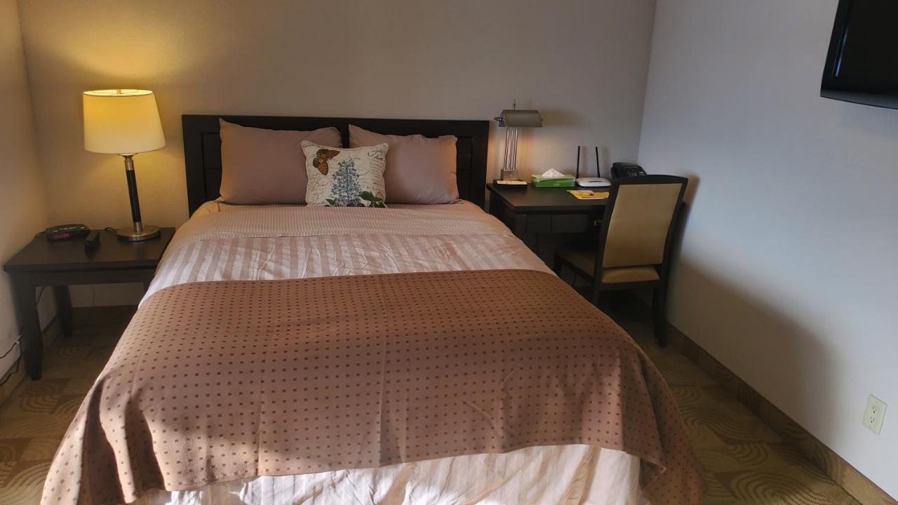 Shoreside Inn & Suites Wabamun Dış mekan fotoğraf