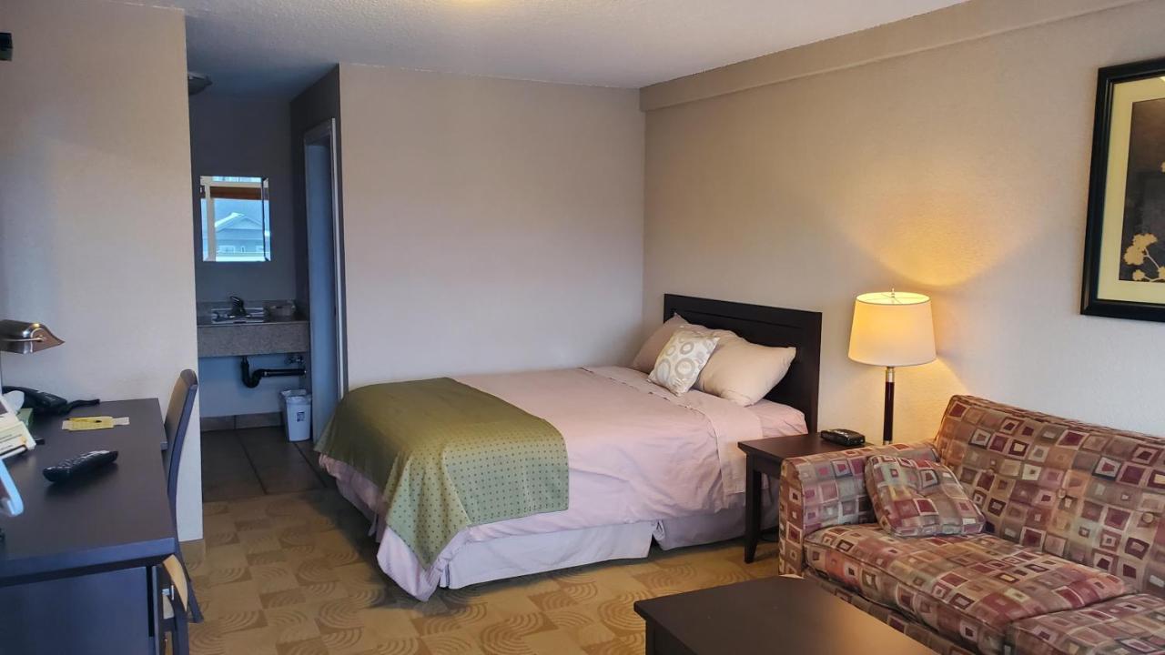 Shoreside Inn & Suites Wabamun Dış mekan fotoğraf