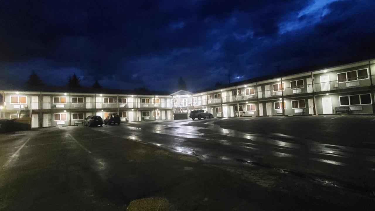 Shoreside Inn & Suites Wabamun Dış mekan fotoğraf