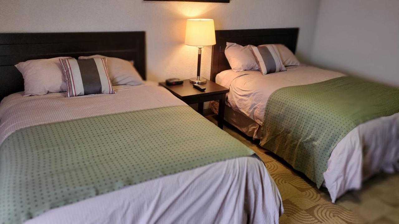 Shoreside Inn & Suites Wabamun Dış mekan fotoğraf