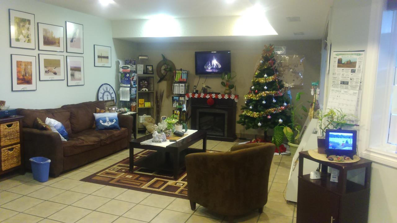 Shoreside Inn & Suites Wabamun Dış mekan fotoğraf