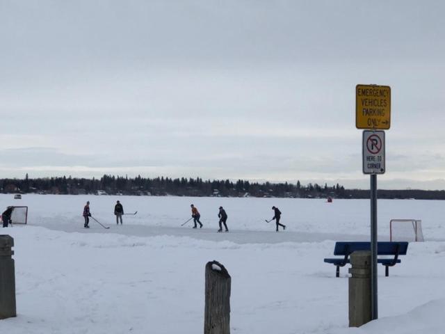 Shoreside Inn & Suites Wabamun Dış mekan fotoğraf